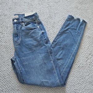 AMERICAN EAGLE Mom Jean Blue Distressed 00 Regular AE NWT